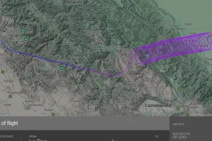Avião passa 2 horas voando em círculos antes de cair na Bolívia
