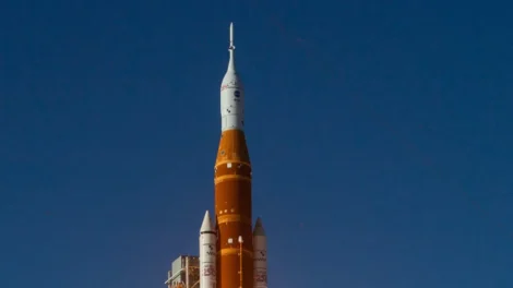 Banheiro da Artemis II dá problema novamente e tripulação precisa usar sacos de coleta de urina