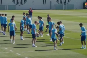 Barcelona se prepara para a Champions com bolas de tênis; veja