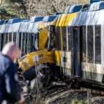 Batida frontal entre dois trens deixa vários feridos na Dinamarca