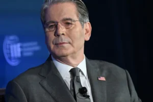 Bessent diz que tarifas de Trump poderão ser restauradas ao nível anterior até julho