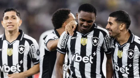 Botafogo estreia na Copa Sul-Americana diante do Caracas sob o comando de Franclim Carvalho