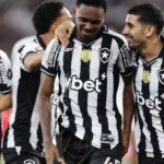 Botafogo vai até Chapecó determinado a vencer para sonhar com briga pela ponta do Brasileirão