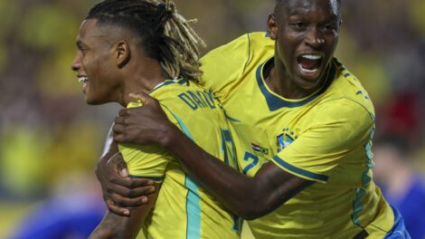 Brasil derrota Croácia em último jogo antes da convocação para a Copa