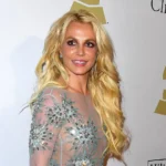Britney Spears se interna em clínica de reabilitação após ser detida