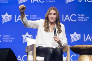 Caitlyn Jenner pede ajuda a Trump após ter gênero trocado para masculino em passaporte