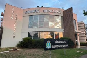 Câmara de Paiçandu alega erro de digitação após nota fiscal indicar compra de 15 pacotes de sulfite por quase R$ 5 mil