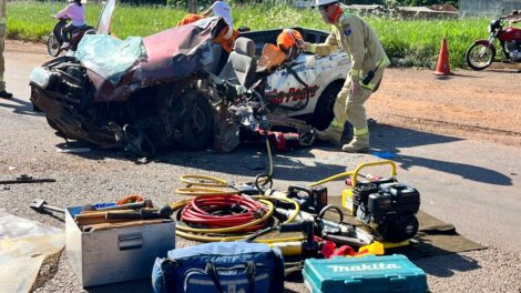 Câmera flagra acidente grave entre picape e carreta Contorno Sul