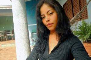 Câmera flagra momento em que mulher é morta pelo companheiro na frente da mãe em Mandaguaçu