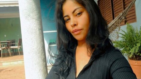 Câmera flagra momento em que mulher é morta pelo companheiro na frente da mãe em Mandaguaçu