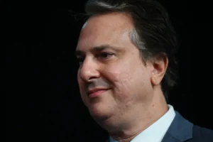 Camilo Santana lidera contra Ciro Gomes no Ceará, aponta Genial/Quaest