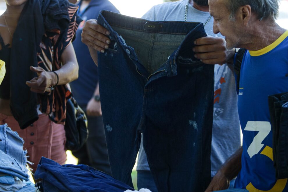 Campanha de arrecadação de roupas de frio inicia em Maringá