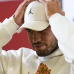 Carlos Alcaraz desiste do Roland Garros devido a lesão no pulso