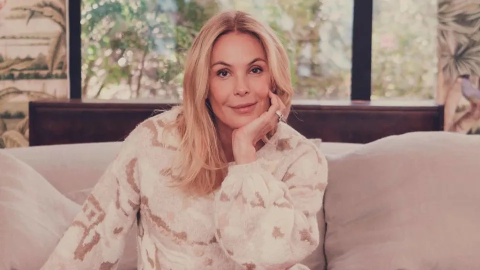 Carolina Ferraz deixa o comando do Domingo Espetacular após seis anos