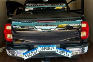 Casal é preso em motel em Paiçandu com caminhonete furtada horas antes em Maringá