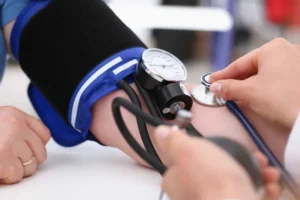 Casos de adultos brasileiros diagnosticados com hipertensão cresceram 31%