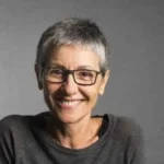 Cássia Kis é acusada de transfobia em banheiro de shopping no Rio