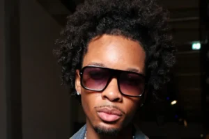 Celular de D4vd tinha pornografia infantil; cantor é acusado de homicídio