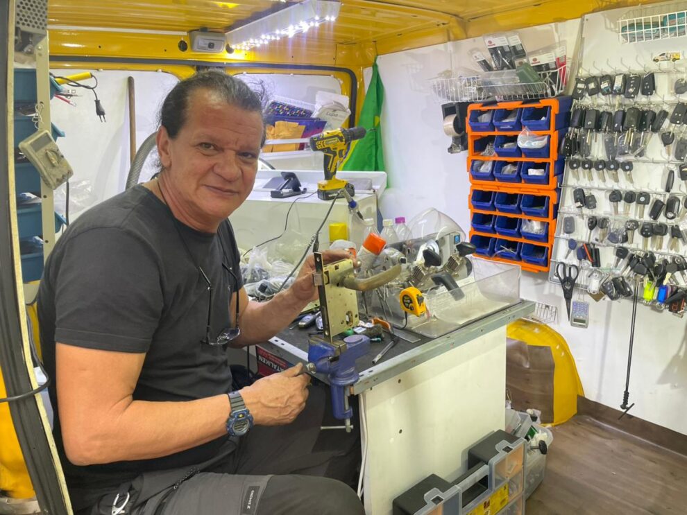 Chaveiro de Maringá aposta em atendimento 24h sobre rodas