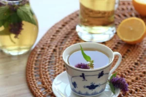 Comeu demais? Três chás que ajudam a melhorar a digestão