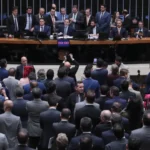 Comissão aprova relatório, e PEC da escala 6x1 avança na Câmara