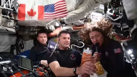 Como é a comida no espaço? A tripulação da Artemis II explica; veja