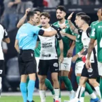 Corinthians e Palmeiras empatam com confusão dentro e fora do gramado
