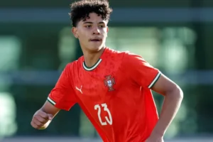 Cristiano Ronaldo Jr. explode no futebol e já é visto como futura estrela