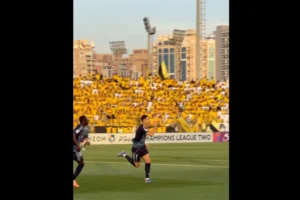 Cristiano Ronaldo chega a 969 gols e gesto em comemoração deixa dúvida