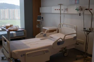 Cuidador de pessoa com câncer precisa estar atento à saúde mental; veja dicas