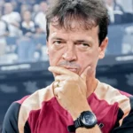 Diniz elogia postura do Corinthians em sequência invicta: 'É um time que tem muita fome'
