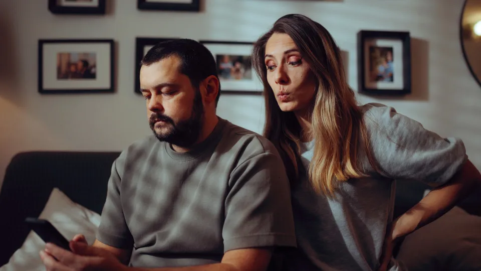 É assim que cada signo do zodíaco reage quando fica com ciúmes