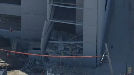 EUA: Prédio de estacionamento desaba e deixa um morto e dois desaparecidos