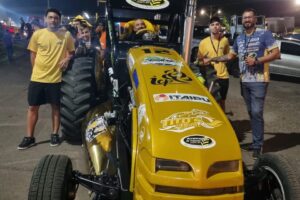 Equipe de Maringá conquista título no Arrancadão de Tratores