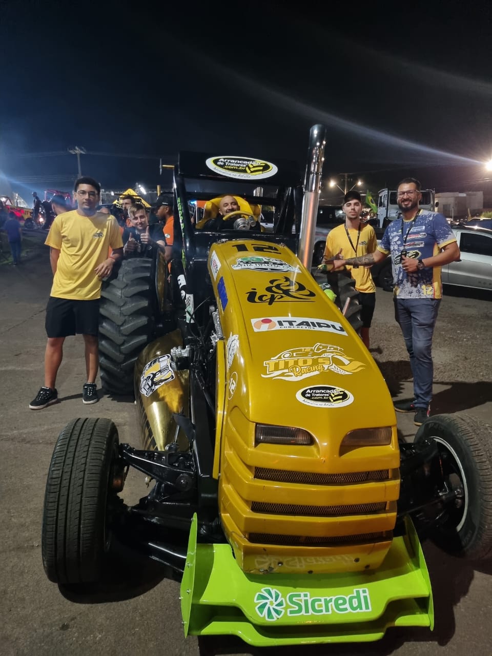 Equipe de Maringá conquista título no Arrancadão de Tratores