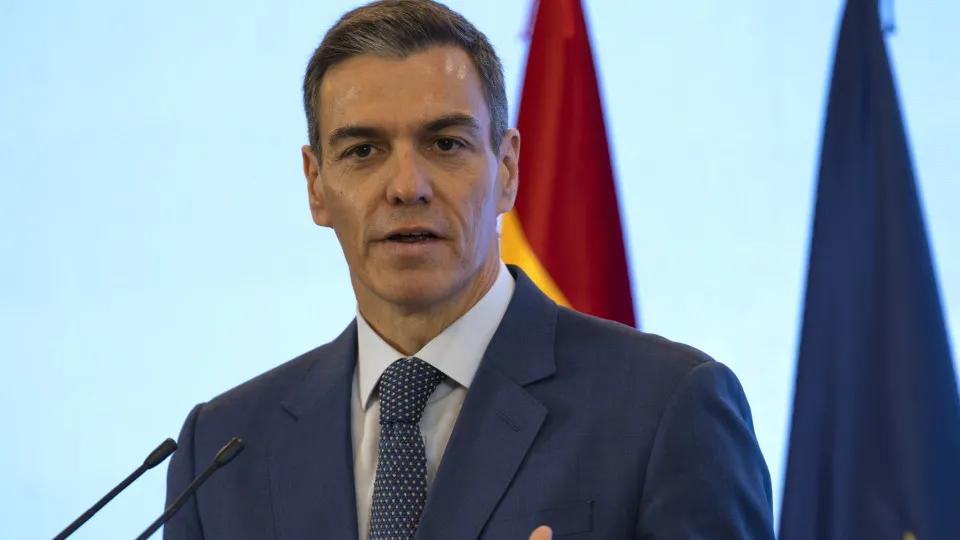 Espanha inicia processo para regularizar meio milhão de imigrantes