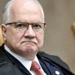 Estamos imersos em crise, e STF tem que refletir sobre seus limites, diz Fachin