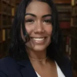 Estudante de Direito é morta a facadas em casa; ex‑companheiro é suspeito