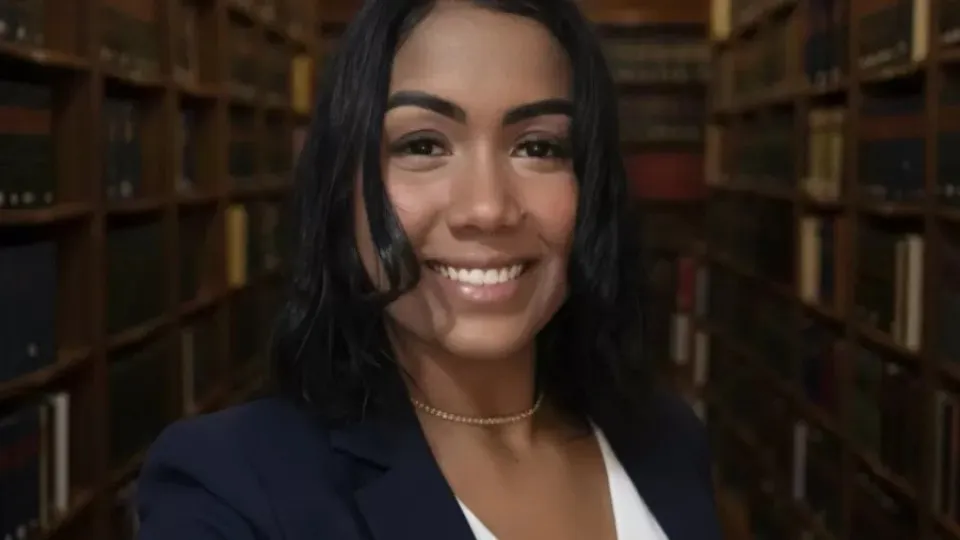 Estudante de Direito é morta a facadas em casa; ex‑companheiro é suspeito