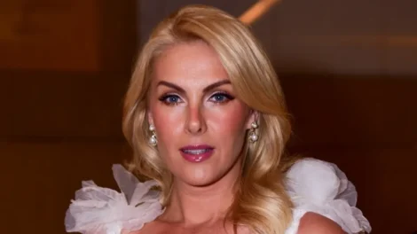 "Eu só compro tênis masculino": Mulheres famosas com os pés muito grandes!