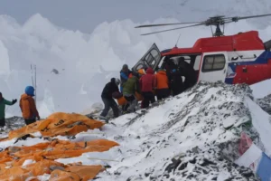 Everest: guias teriam envenenado alpinistas para receber seguro fraudado