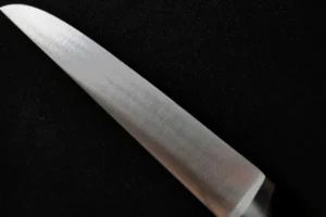 Ex-aluno invade escola com facão e fere professora em Suzano (SP)