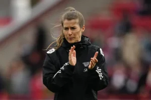 Ex-jogadora vira 1ª mulher a treinar um time nas grandes ligas europeias