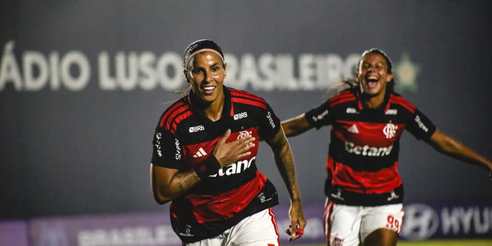 Flamengo derrota Vitória e fica perto de líderes no BR Feminino