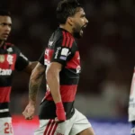 Flamengo vence Bahia, homenageia Oscar Schmidt e chega à vice-liderança