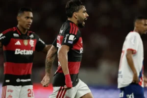 Flamengo vence Bahia, homenageia Oscar Schmidt e chega à vice-liderança