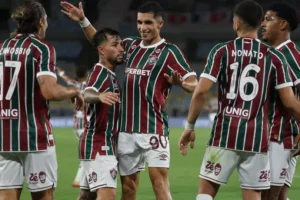 Fluminense joga para manter o embalo contra o Coritiba de olho na liderança do Brasileirão
