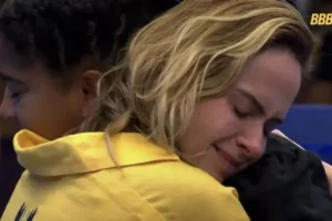 Fora da casa, equipes de Ana Paula e Milena estão em pé de guerra