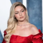 Gigi Hadid sobre menção nos emails de Epstein: "Ser humano repugnante"
