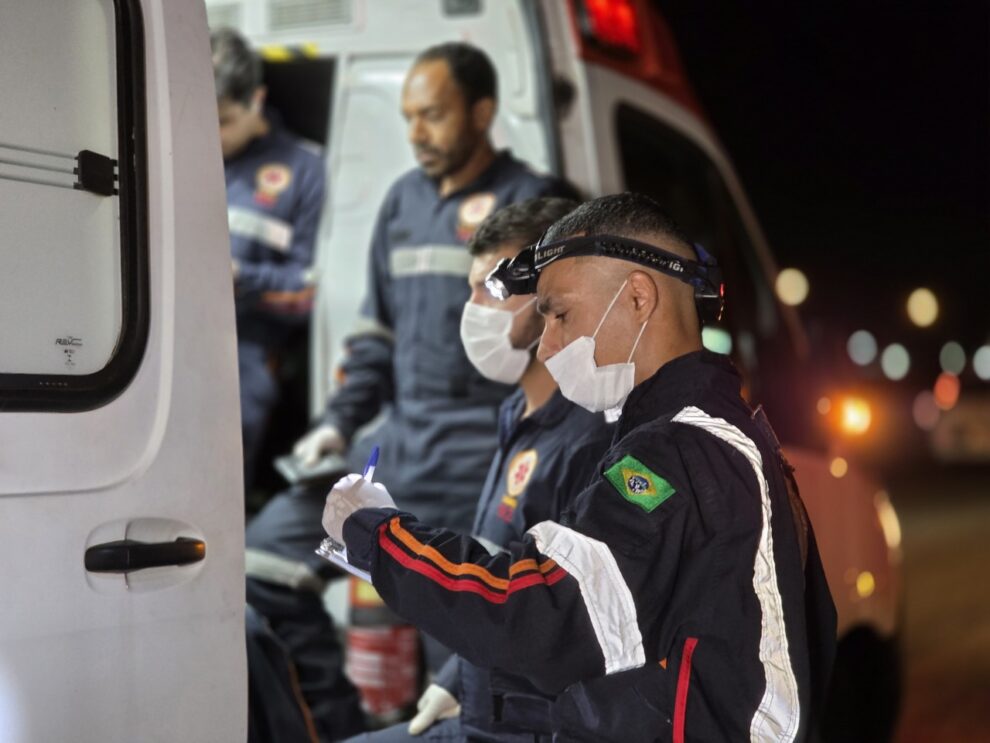 Grave acidente envolvendo dois veículos e pedestre deixa um morto e um ferido na PR-323 em Paiçandu